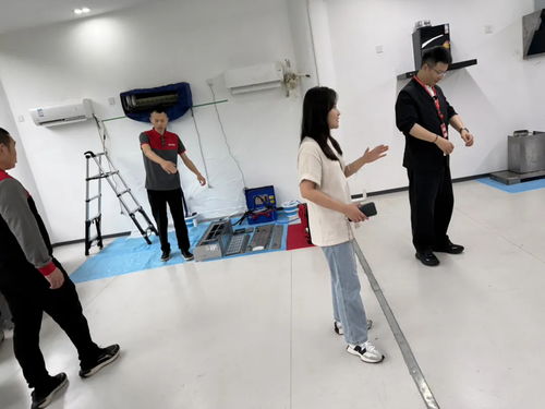 两万平培训基地背后 京东家政为行业立标杆